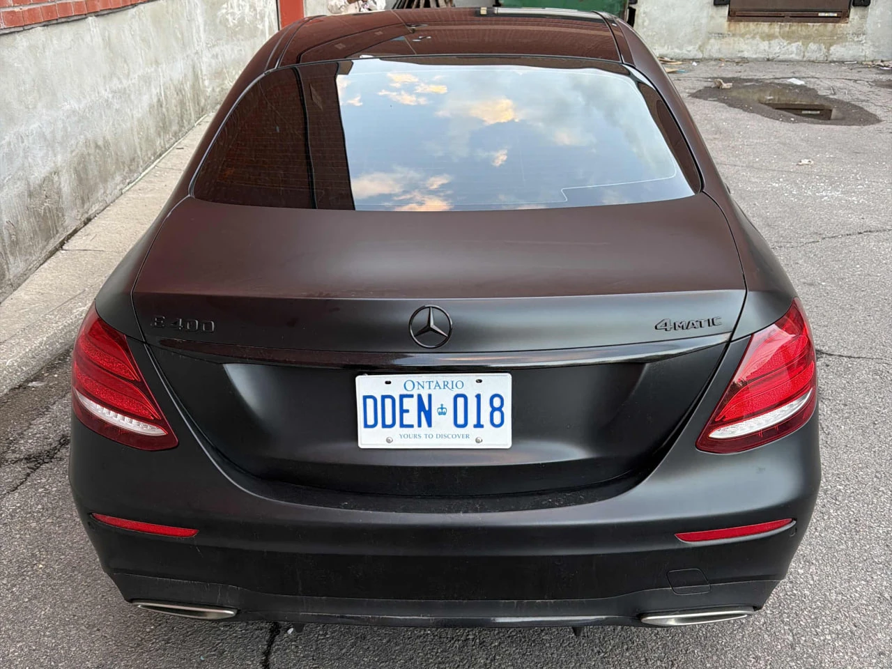 Mercedes-Benz E 400 * АВТО КРЕДИТ* ЦЕНА ДО БГ * Сервизна история * , снимка 3 - Автомобили и джипове - 53812556