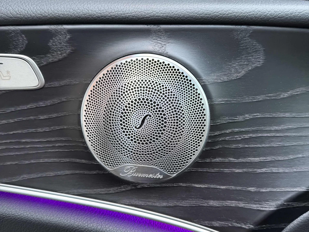 Mercedes-Benz E 400 * АВТО КРЕДИТ* ЦЕНА ДО БГ * Сервизна история * , снимка 10 - Автомобили и джипове - 53812556