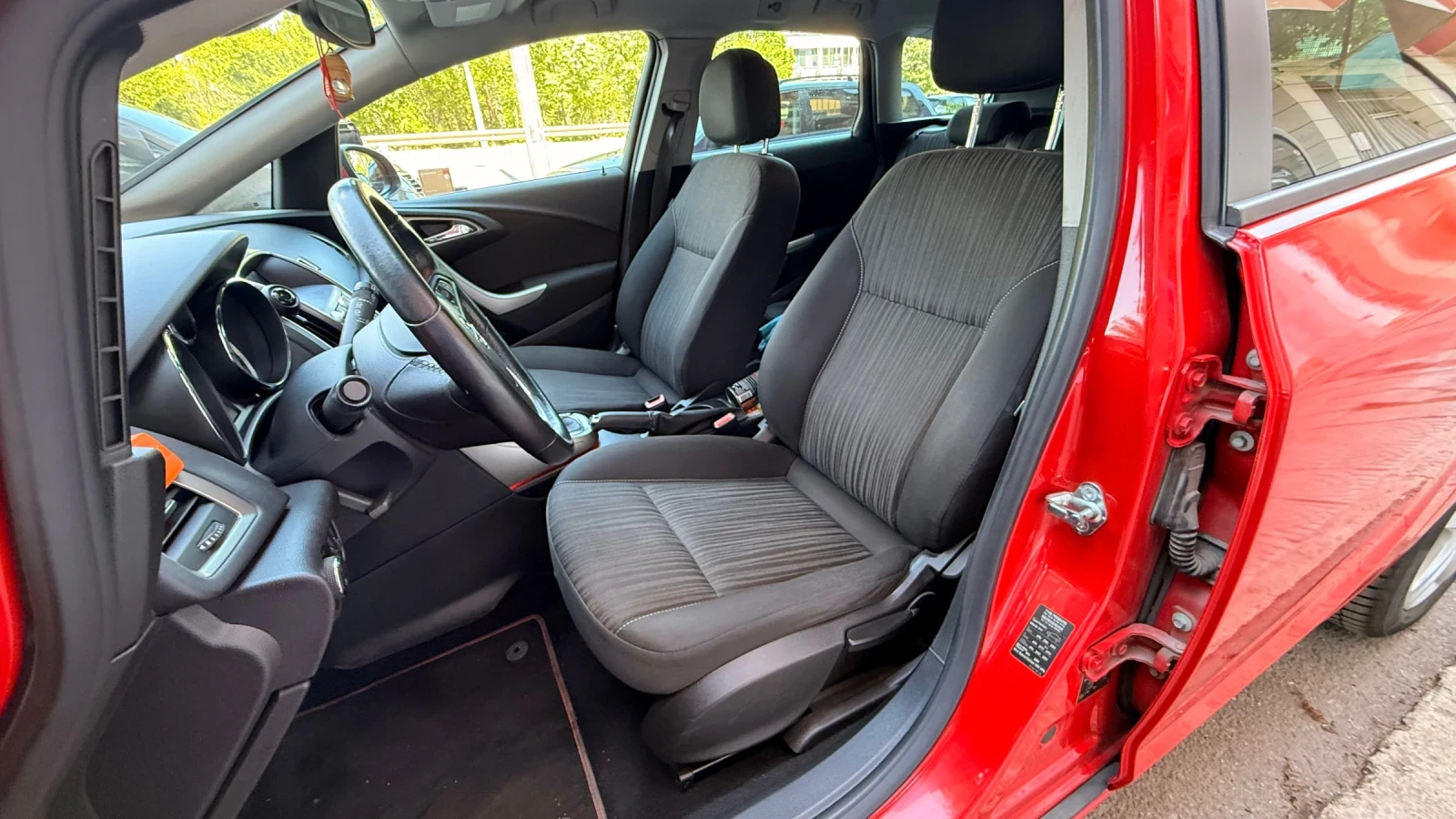 Opel Astra Astra J Sports Tourer 2011, снимка 12 - Автомобили и джипове - 54531012