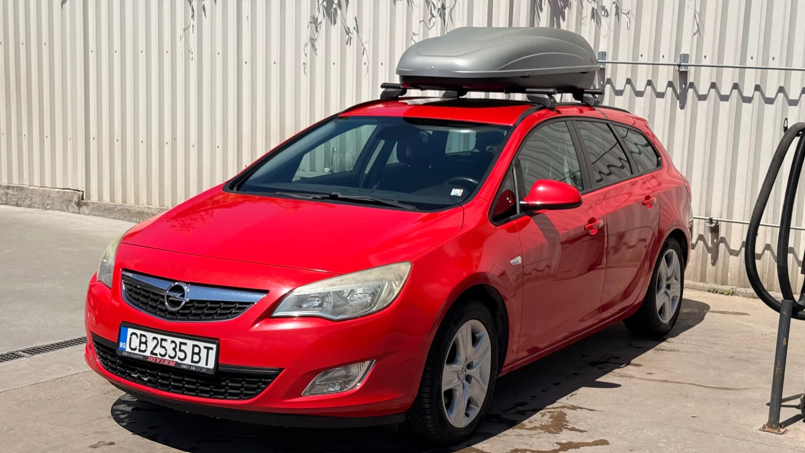 Opel Astra Astra J Sports Tourer 2011