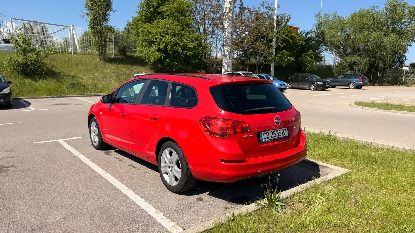 Opel Astra Astra J Sports Tourer 2011, снимка 2 - Автомобили и джипове - 54531012