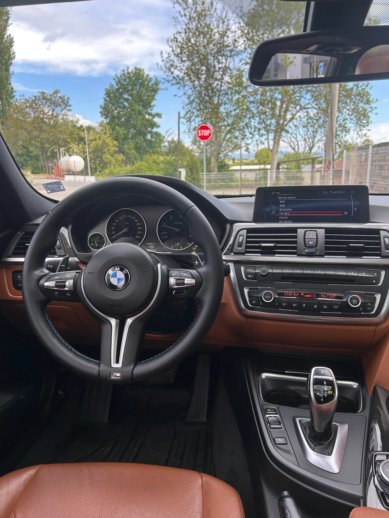 BMW 320 D xDrive Luxory , снимка 15 - Автомобили и джипове - 54561163