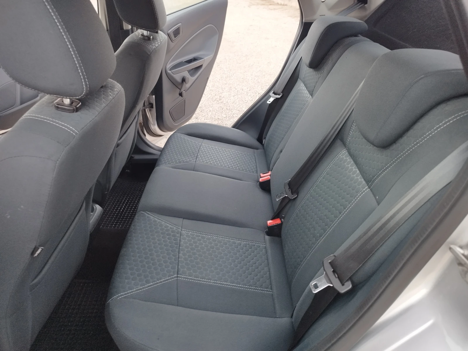 Ford Fiesta 1.25i 82kc Euro5, снимка 14 - Автомобили и джипове - 54878955