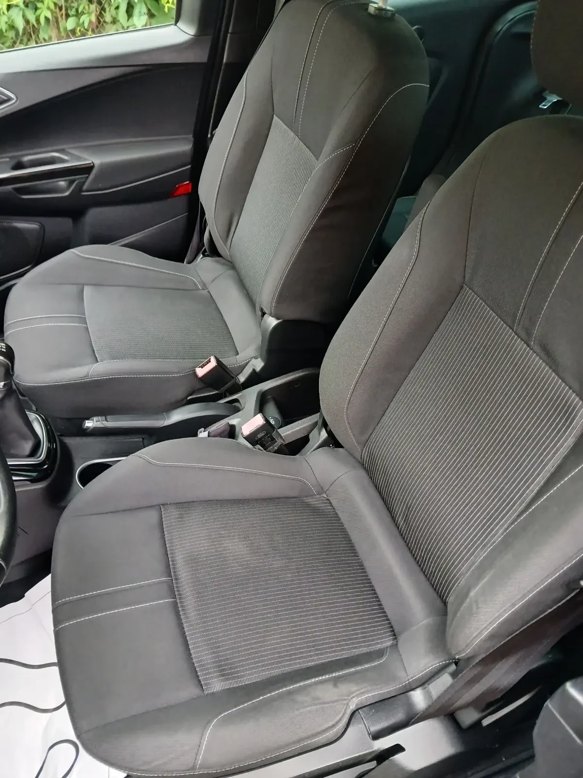 Ford B-Max 1.4 i / GAS | Mobile.bg � ����������� 10