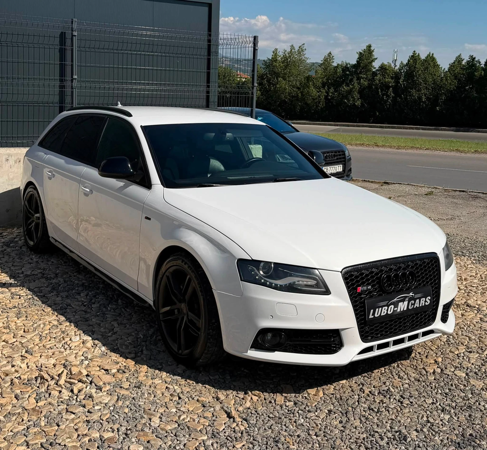 Audi A4 2.7TDI/RS/AUTO/ПОДГРЕВ/ОБДУХВАНЕ, снимка 3 - Автомобили и джипове - 55210944