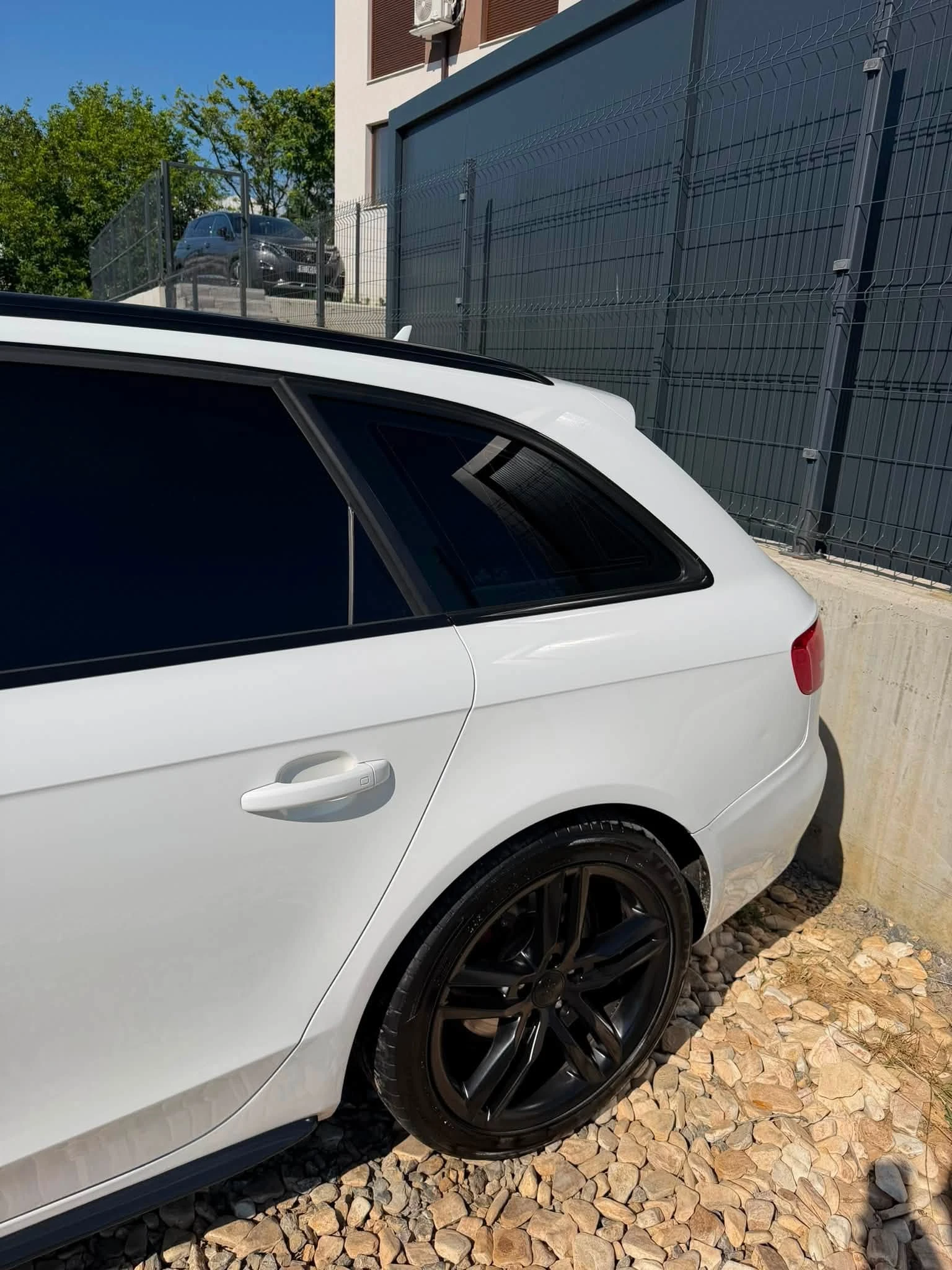 Audi A4 2.7TDI/RS/AUTO/ПОДГРЕВ/ОБДУХВАНЕ, снимка 7 - Автомобили и джипове - 55210944