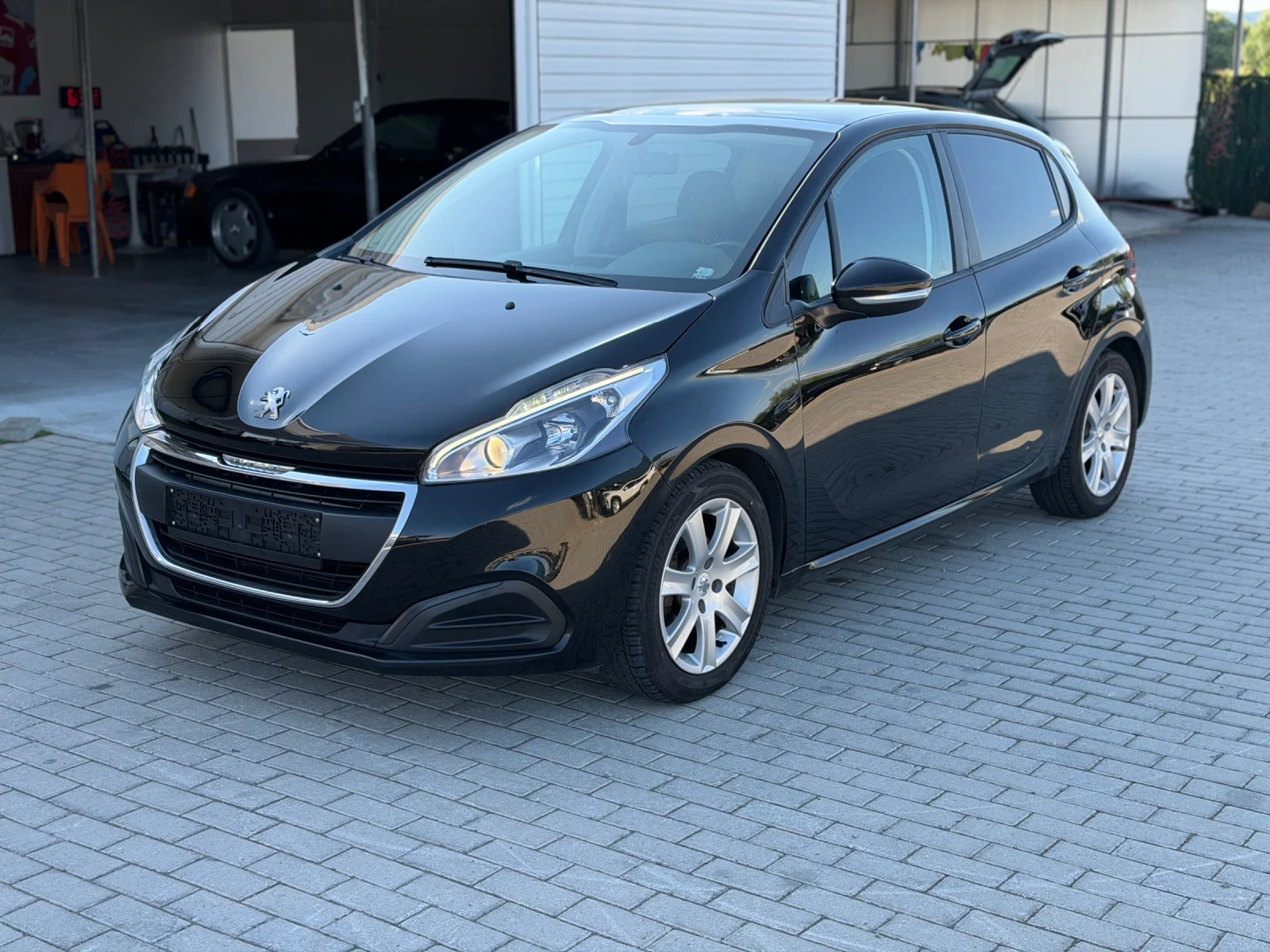 Peugeot 208 1.6d/NAVI/PANORAMA/EVRO6/, снимка 3 - Автомобили и джипове - 55245313