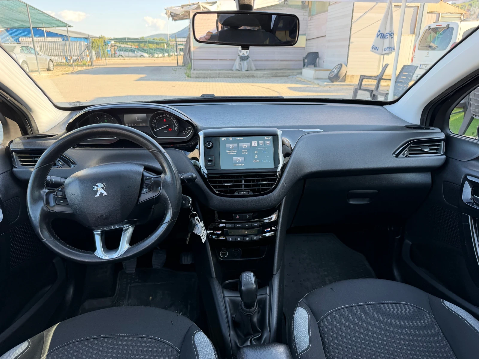 Peugeot 208 1.6d/NAVI/PANORAMA/EVRO6/, снимка 7 - Автомобили и джипове - 55245313