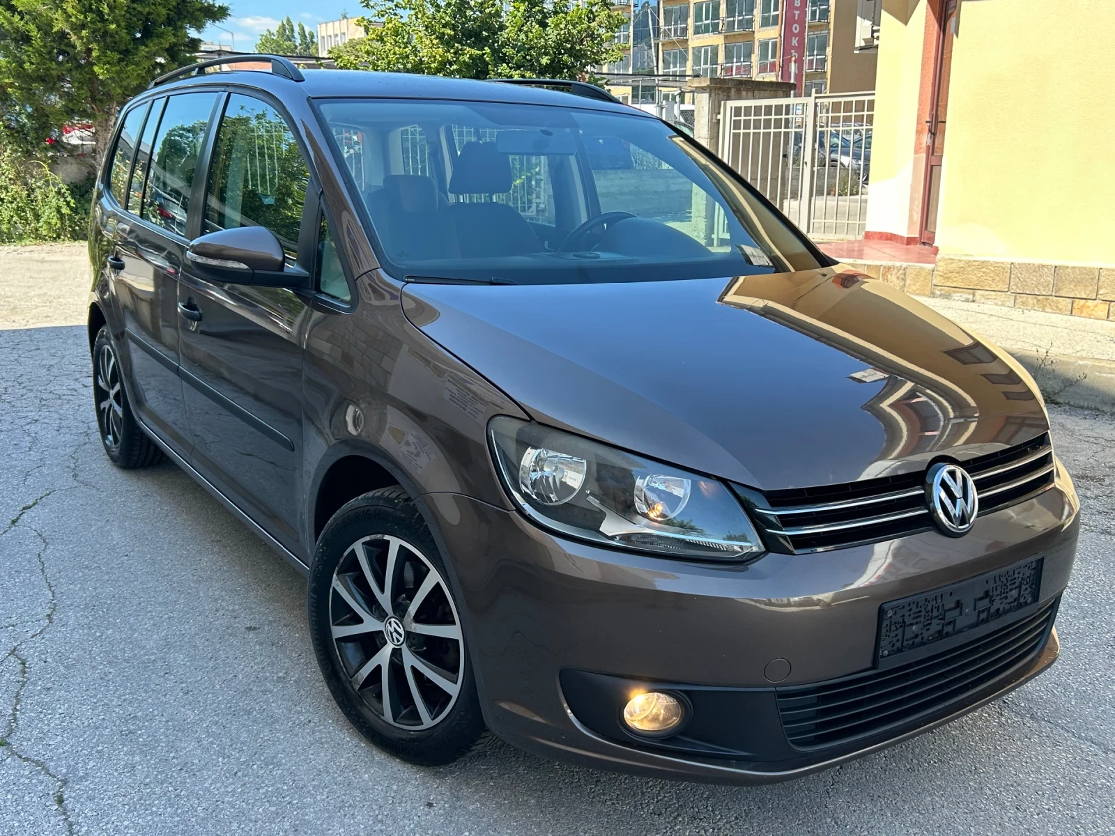 VW Touran 1.2TSI 105k.c. 6ck. EDITION , снимка 3 - Автомобили и джипове - 55502655