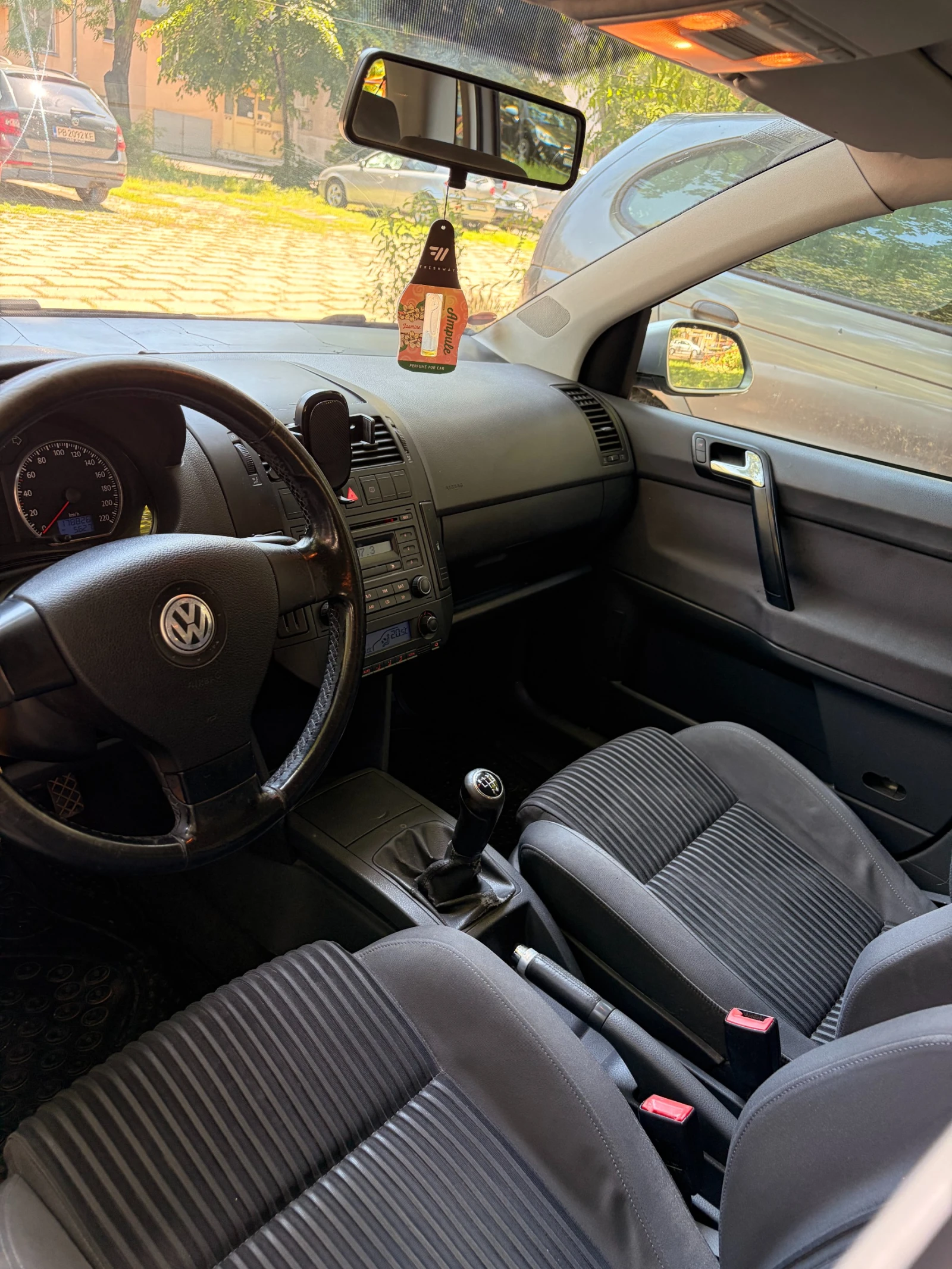 VW Polo, снимка 7 - Автомобили и джипове - 55630121