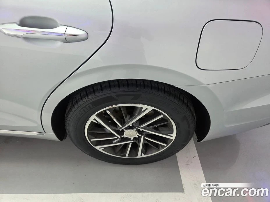 Hyundai Grandeur 3.0 LPi Deluxe VIP Pack, снимка 6 - Автомобили и джипове - 55940480