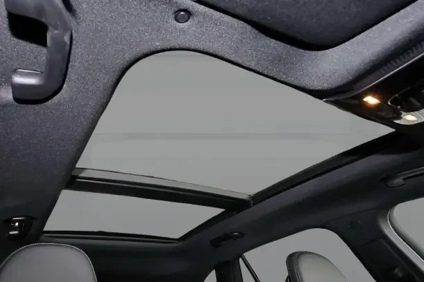 Mercedes-Benz GLC 300 4Matic = AMG Line = Advanced Plus Гаранция - изображение 9