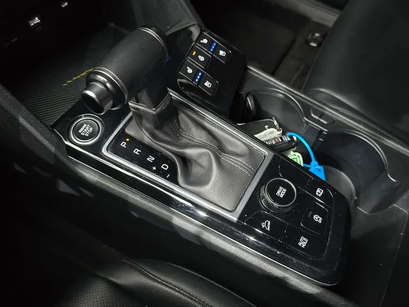 Kia Sportage 2.0 CRDi   Нова генерация   186 к.с.   Автоматик  , снимка 8 - Автомобили и джипове - 55187127
