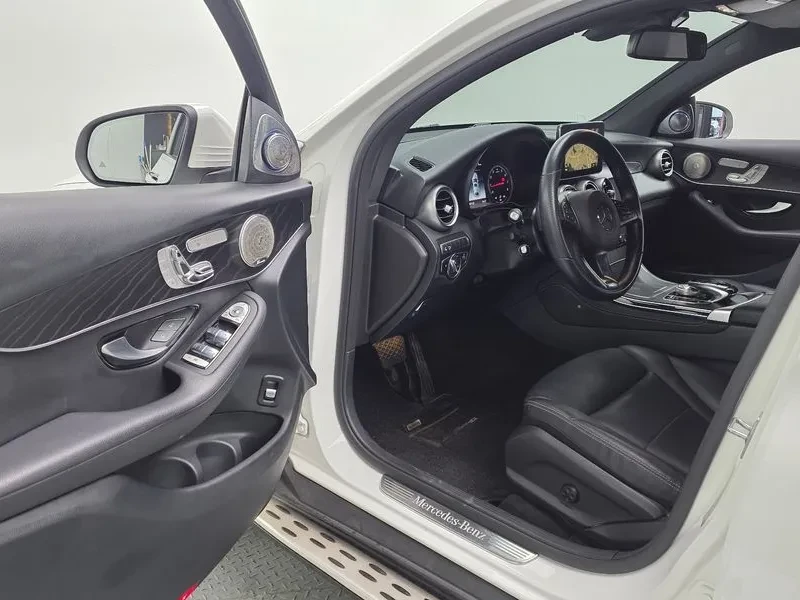 Mercedes-Benz GLC 300 4Matic Coupe, снимка 10 - Автомобили и джипове - 55914317