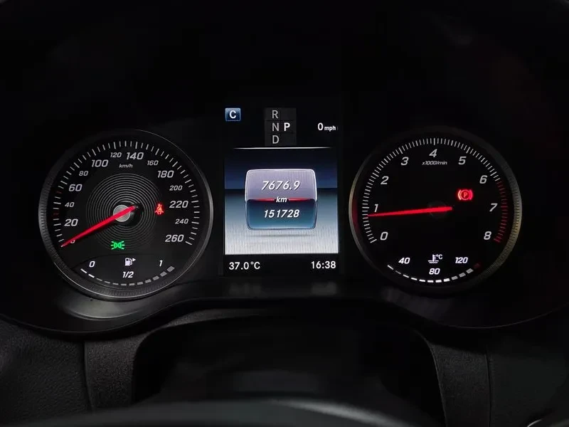 Mercedes-Benz GLC 300 4Matic Coupe, снимка 8 - Автомобили и джипове - 55914317