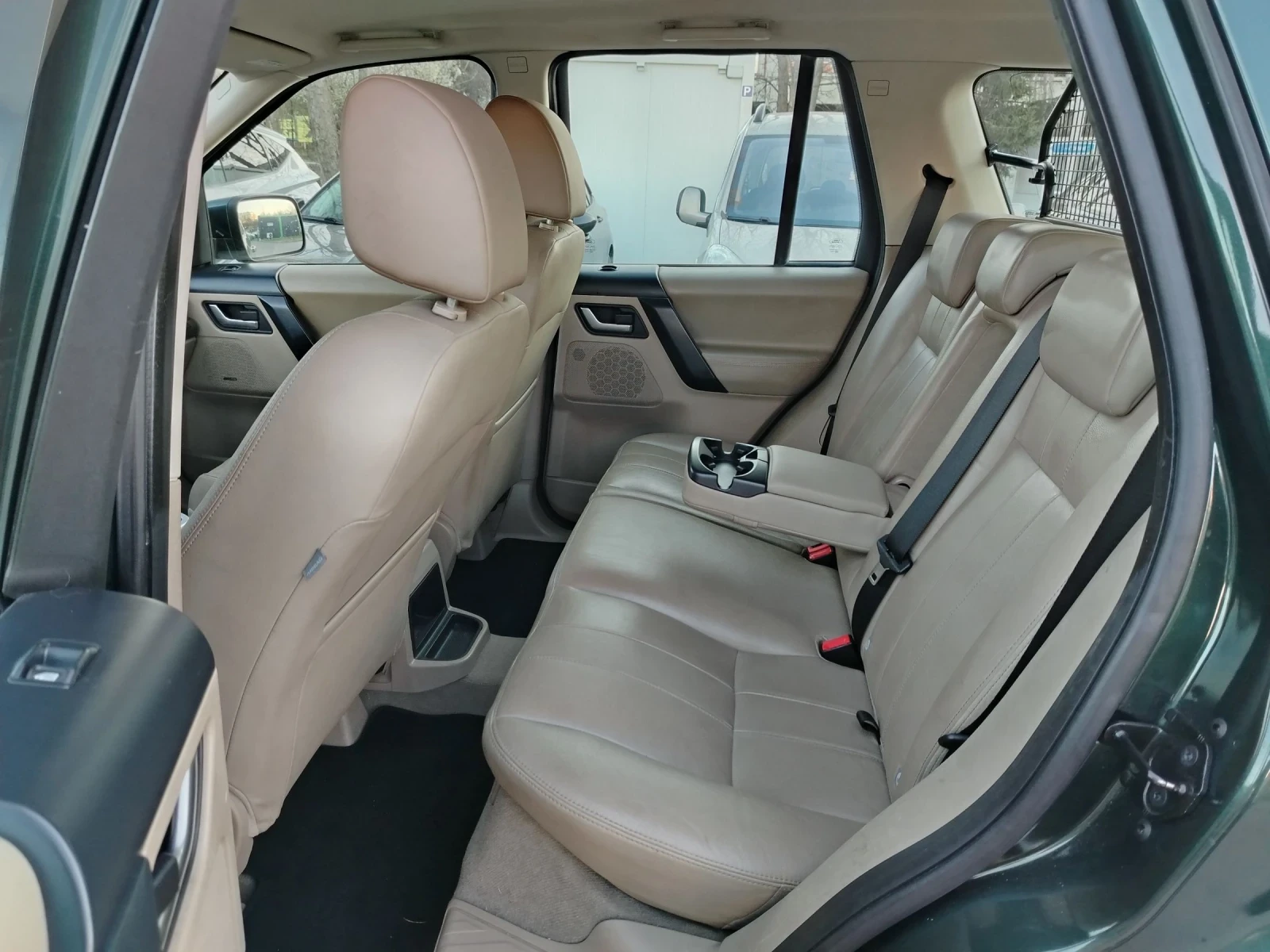 Land Rover Freelander 2.2TD4/4X4/АВТ./190КС/КОЖА/АЛПИН - изображение 10