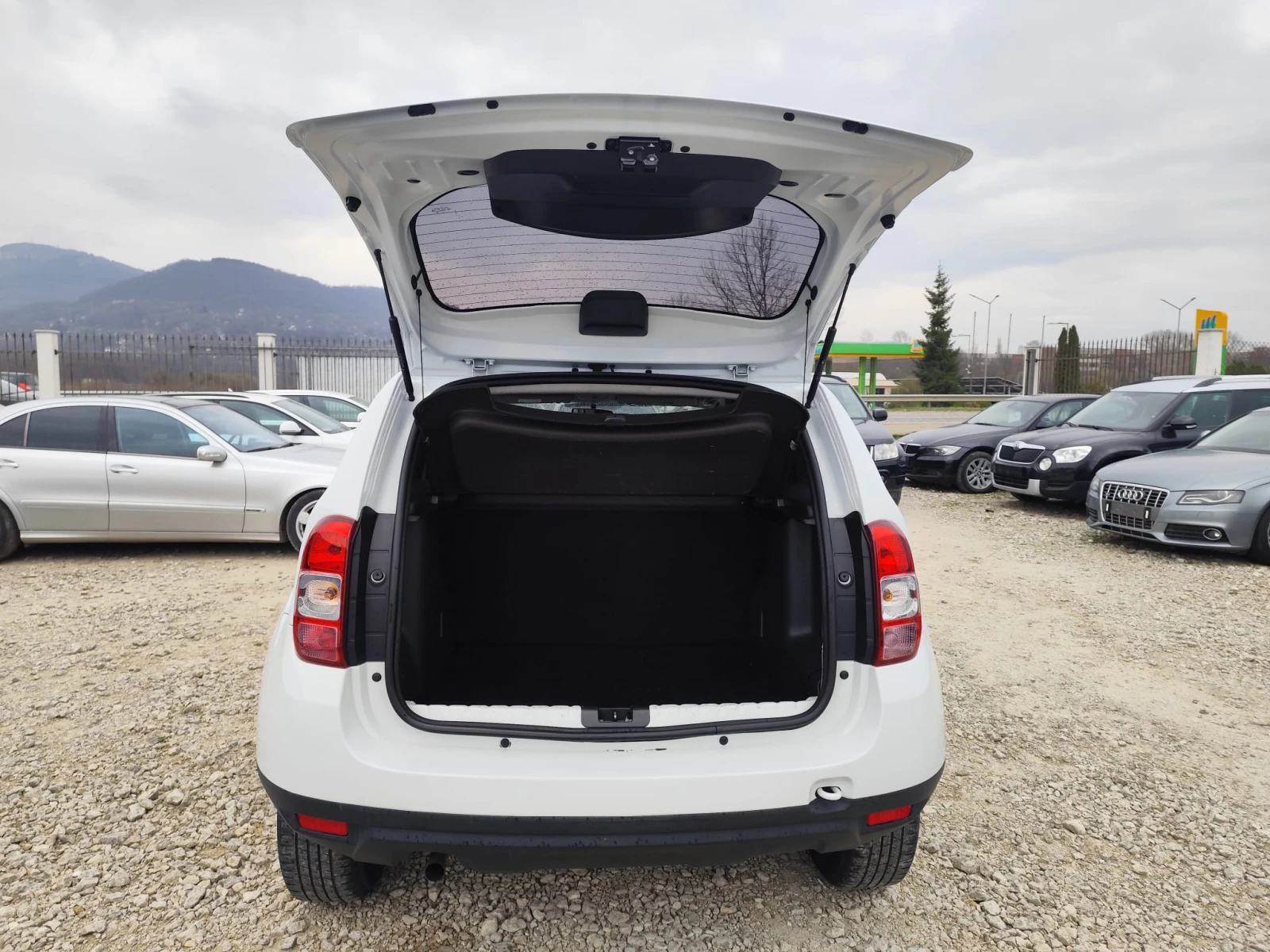 Dacia Duster 1.5 дизел Италия, снимка 7 - Автомобили и джипове - 54012898