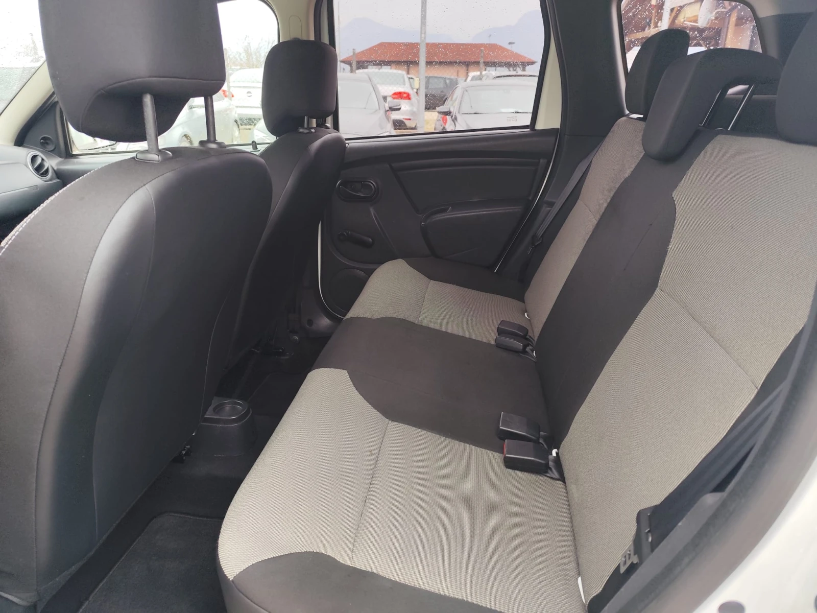 Dacia Duster 1.5 дизел Италия, снимка 13 - Автомобили и джипове - 54012898