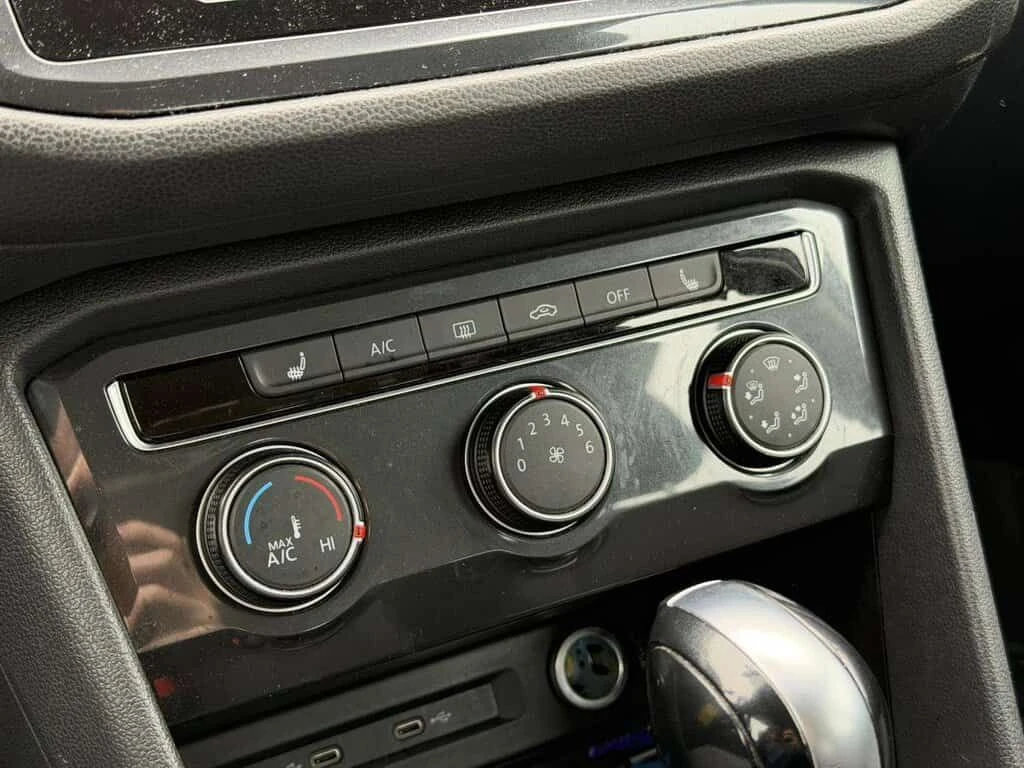 VW Tiguan PURE WHITE| 4MOTION| PANORAMA| ПОДГРЕВИ| , снимка 15 - Автомобили и джипове - 54150085