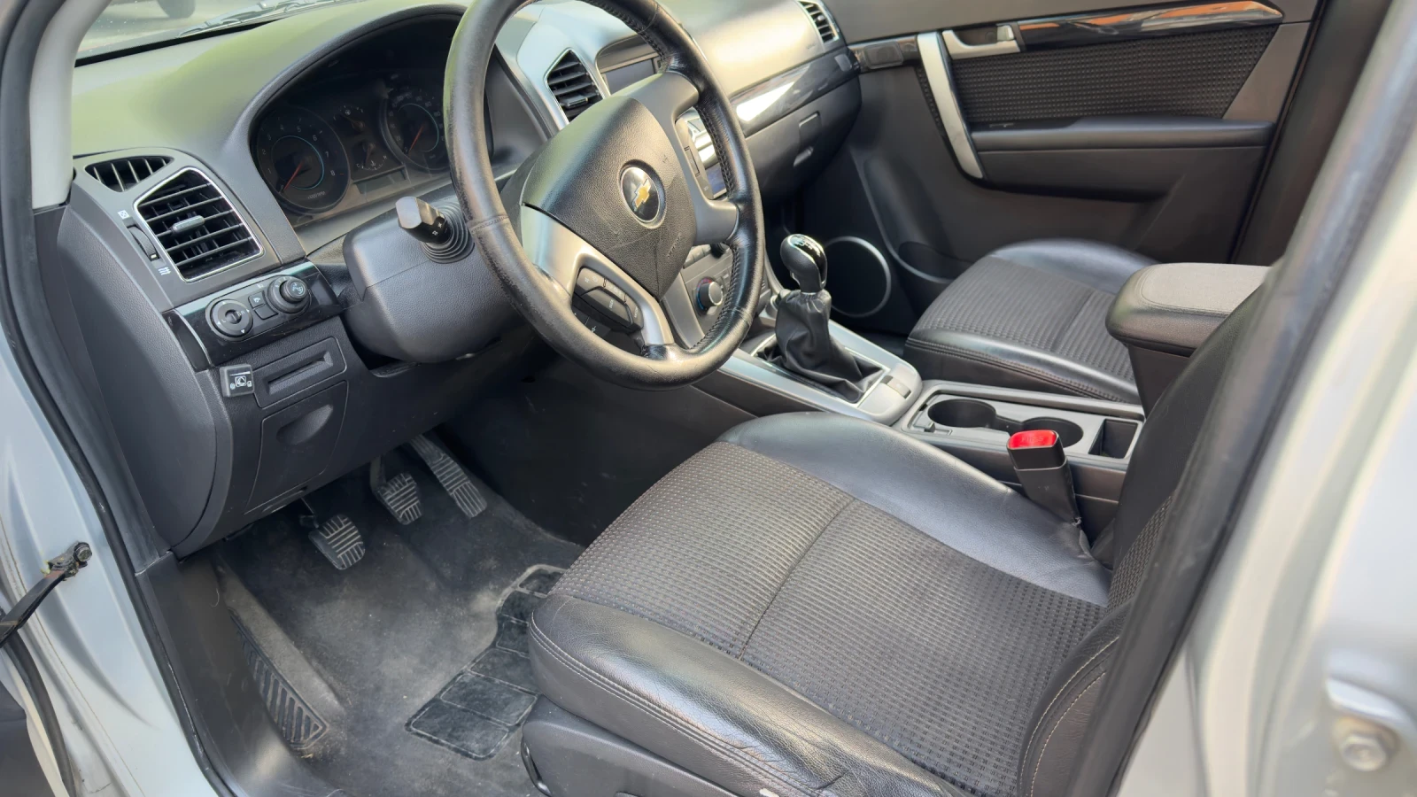 Chevrolet Captiva, снимка 7 - Автомобили и джипове - 54230067