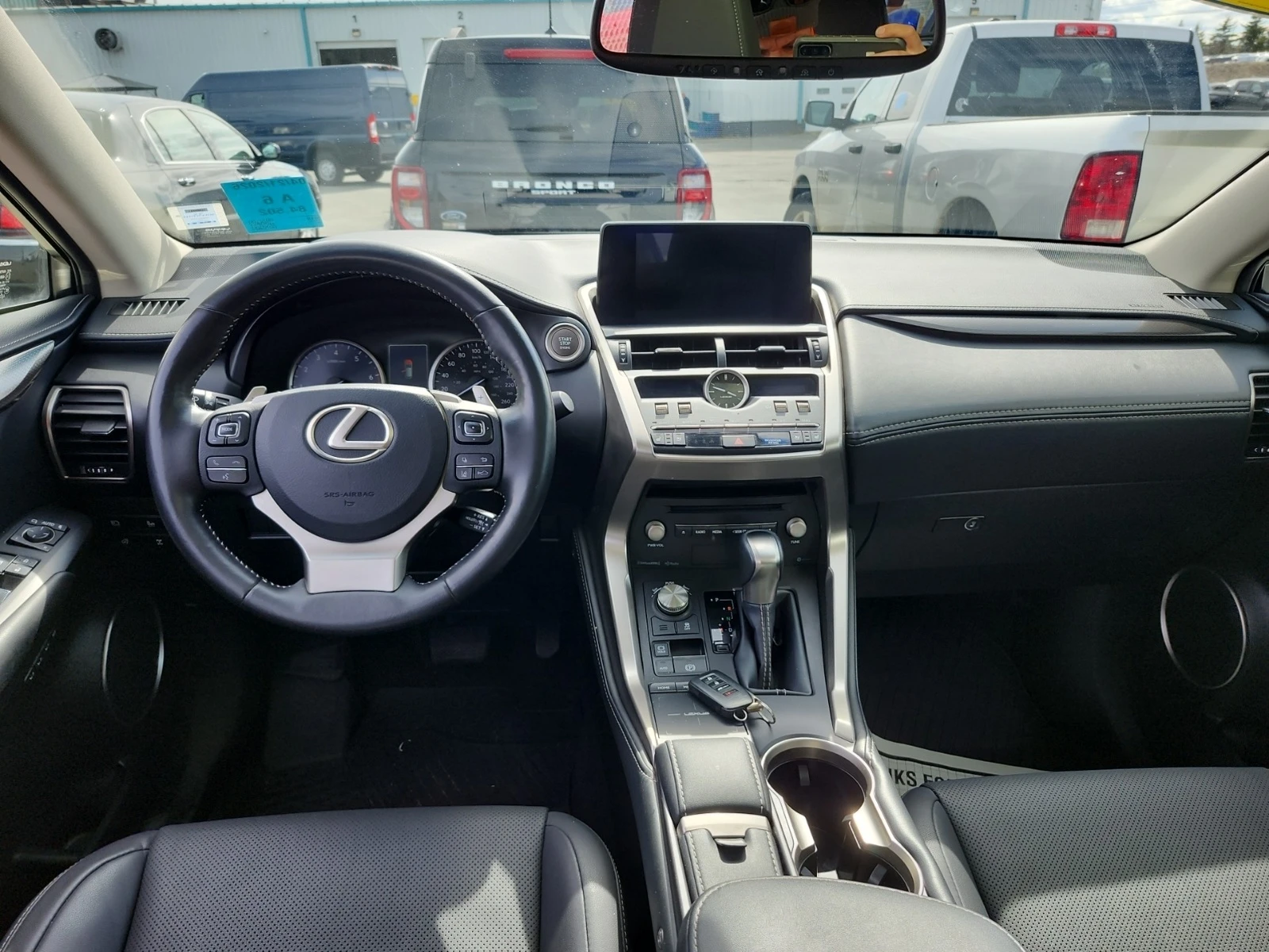 Lexus NX 300 * * CARFAX * * АВТО КРЕДИТ * * , снимка 4 - Автомобили и джипове - 54646209