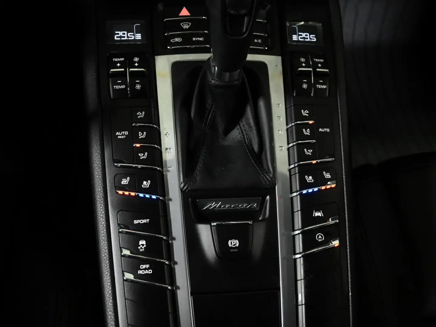 Porsche Macan ЦЕНА ДО БЪЛГАРИЯ АВТОКРЕДИТ, снимка 15 - Автомобили и джипове - 55464132