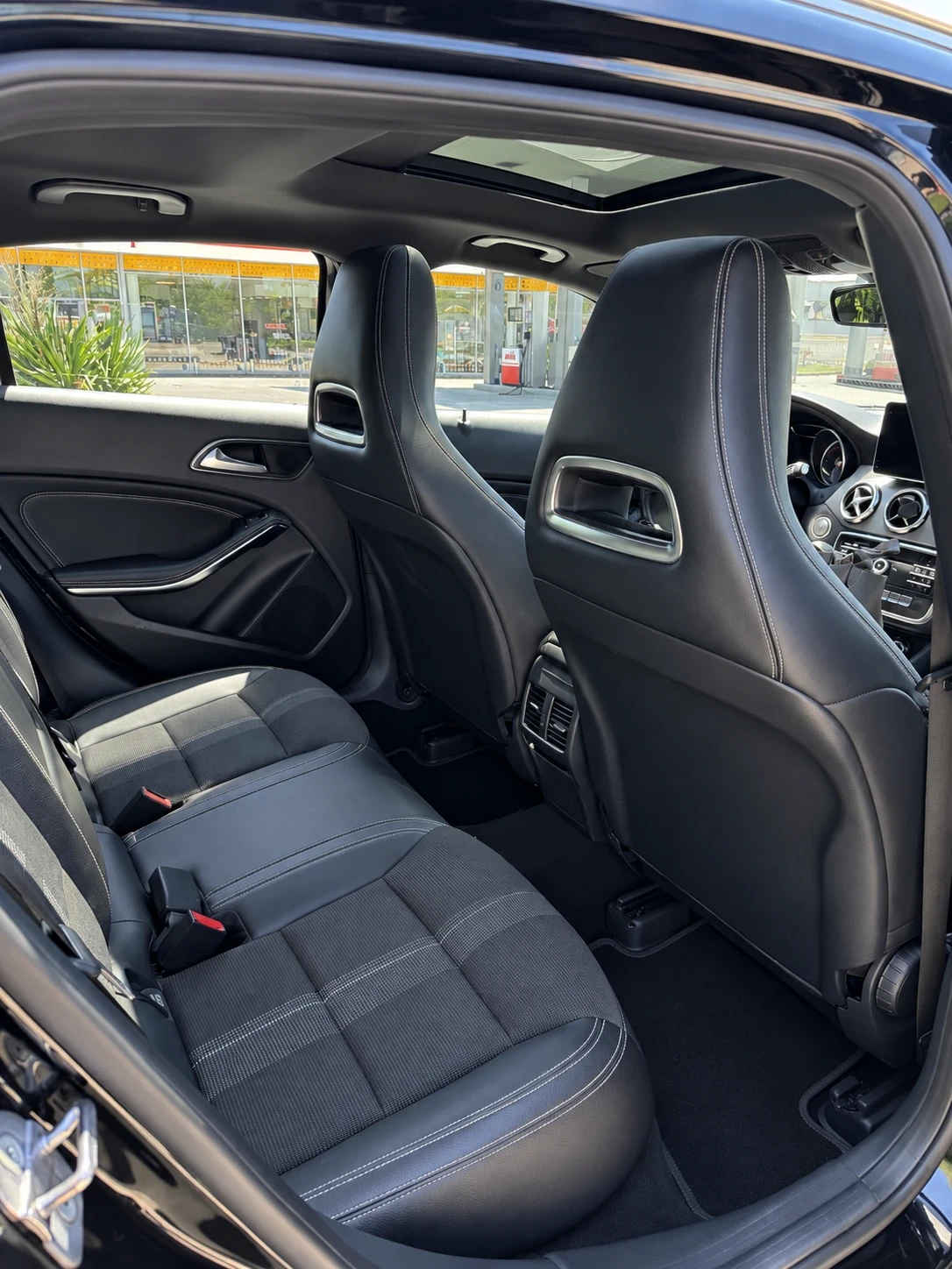 Mercedes-Benz GLA 200 d FACELIFT | PANORAMA | 136 kc, снимка 7 - Автомобили и джипове - 56245074
