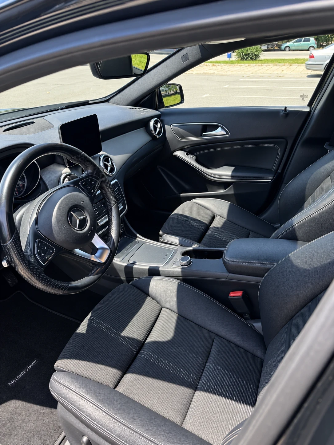 Mercedes-Benz GLA 200 d FACELIFT | PANORAMA | 136 kc, снимка 5 - Автомобили и джипове - 56245074