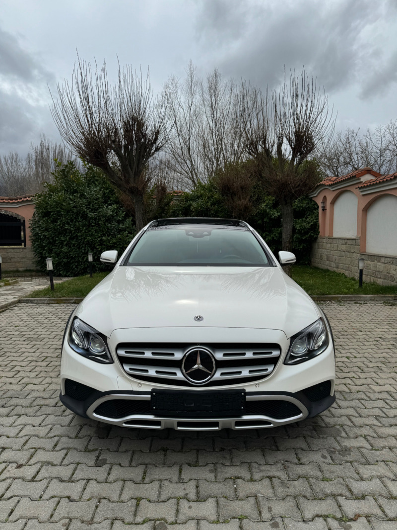 Mercedes-Benz E 220 cdi/Terrain/Panorama/360/Distronic/KeyLess/Head-up, снимка 2 - Автомобили и джипове - 46286591