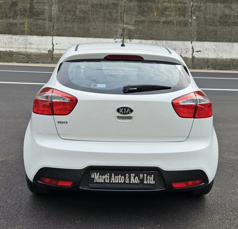Kia Rio 1.2 i Перфектна !!!, снимка 8 - Автомобили и джипове - 49166884