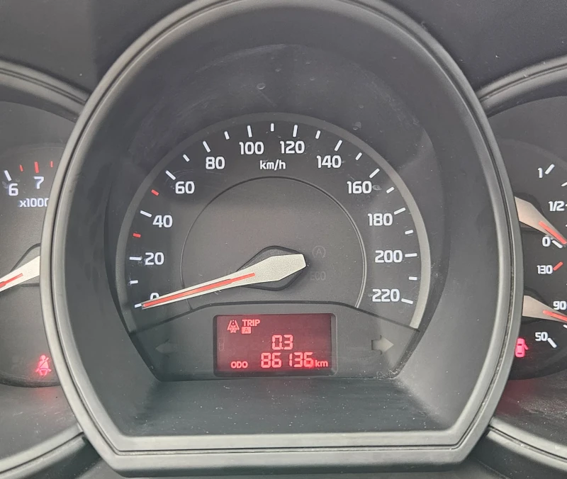 Kia Rio 1.2 i Перфектна !!!, снимка 14 - Автомобили и джипове - 49166884