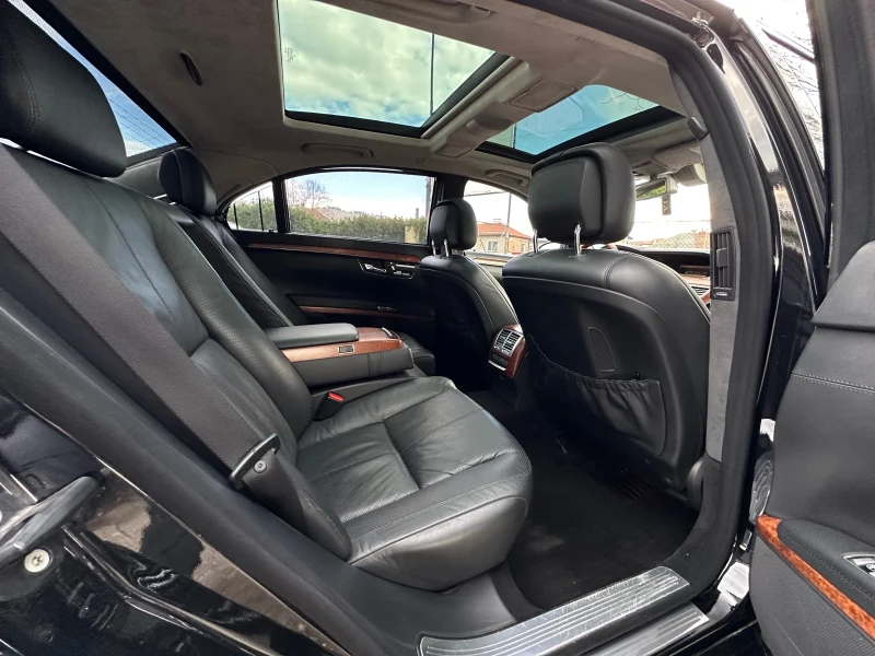 Mercedes-Benz S 600 AMG* 517к.с* LONG* NIGHT VISION* МАСАЖИ* ДИСТРОНИК, снимка 12 - Автомобили и джипове - 49771514