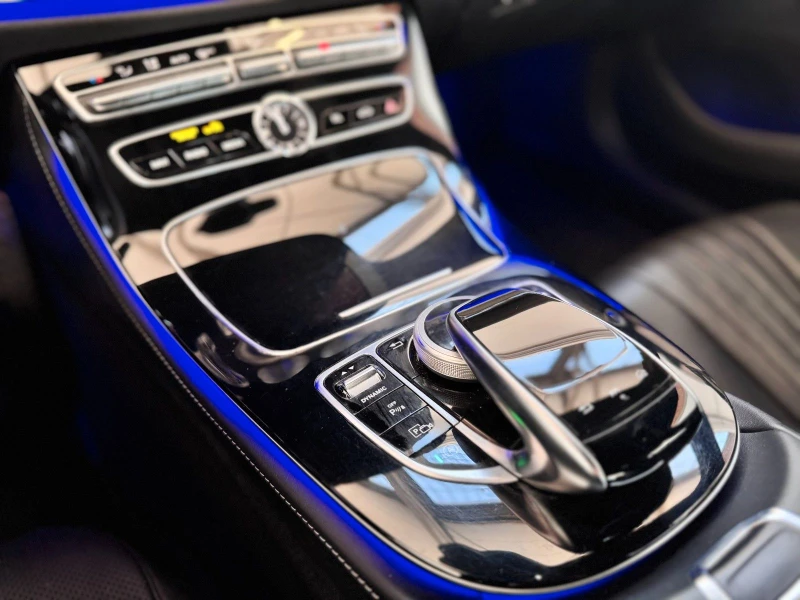 Mercedes-Benz CLS 400 D/4MATIC/AMG/340HP/BURMESTER/360/ACC/LED/NAVI/190E, снимка 12 - Автомобили и джипове - 50443145