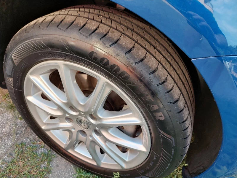 VW Touran, снимка 6 - Автомобили и джипове - 52646416