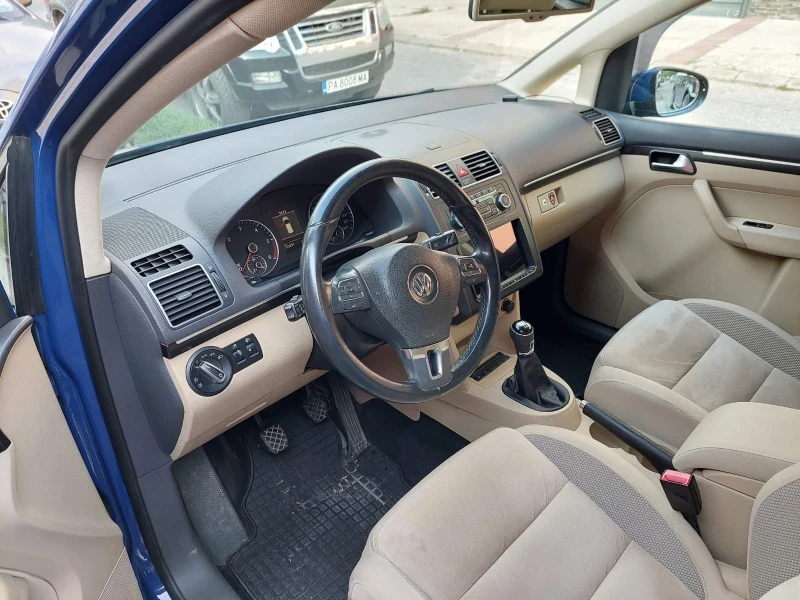 VW Touran, снимка 7 - Автомобили и джипове - 52646416