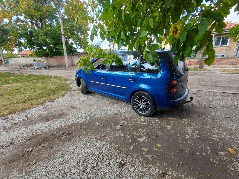 VW Touran 1.9, снимка 11 - Автомобили и джипове - 52312037