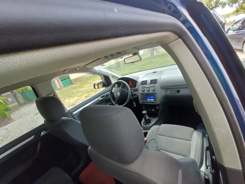 VW Touran 1.9, снимка 12 - Автомобили и джипове - 52312037