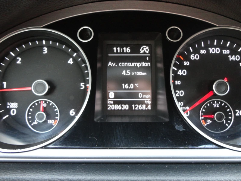 VW Passat, снимка 5 - Автомобили и джипове - 52341628