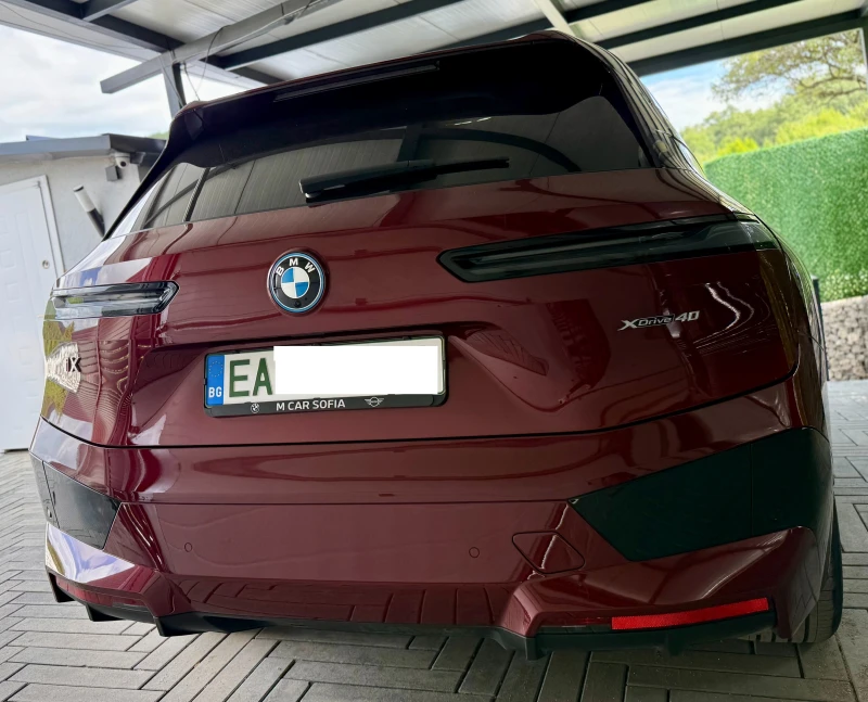 BMW iX xDrive 40/Amido/M пак/Laser/360/Soft/HeadUp/Джанти, снимка 4 - Автомобили и джипове - 52992047