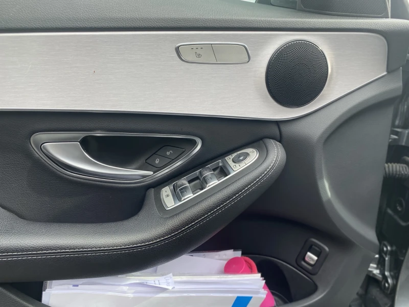 Mercedes-Benz C 220 РЕАЛНИ КМ./4 MATIC/Panorama/Лизинг, снимка 9 - Автомобили и джипове - 53096577