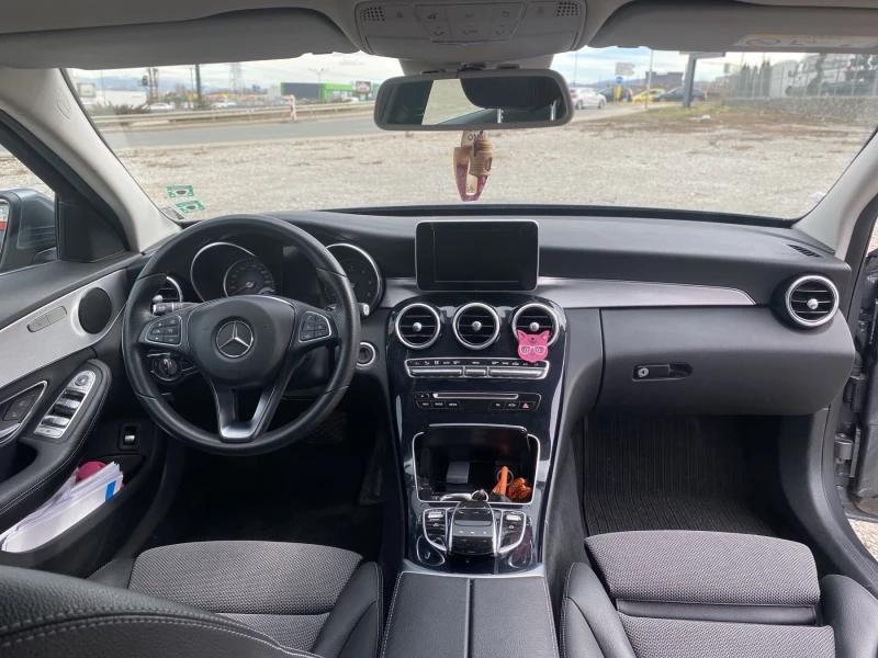 Mercedes-Benz C 220 РЕАЛНИ КМ./4 MATIC/Panorama/Лизинг, снимка 11 - Автомобили и джипове - 53096577