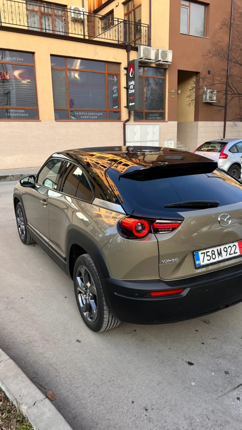 Mazda MX-30, снимка 7 - Автомобили и джипове - 53250315