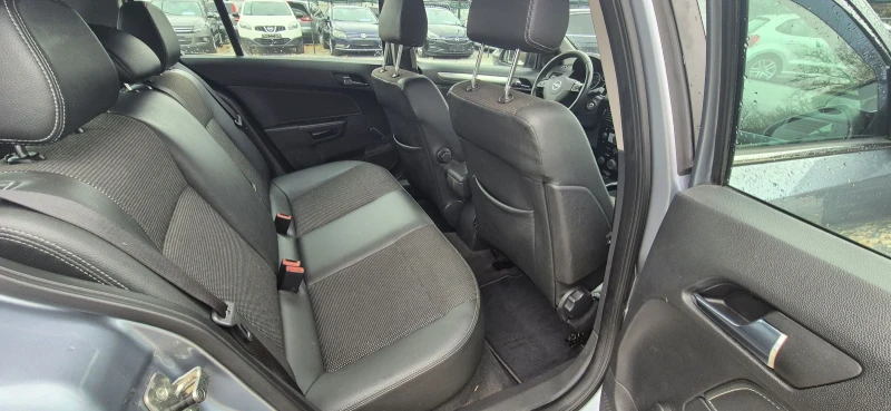 Opel Astra AVTOMATIK, снимка 13 - Автомобили и джипове - 53280254