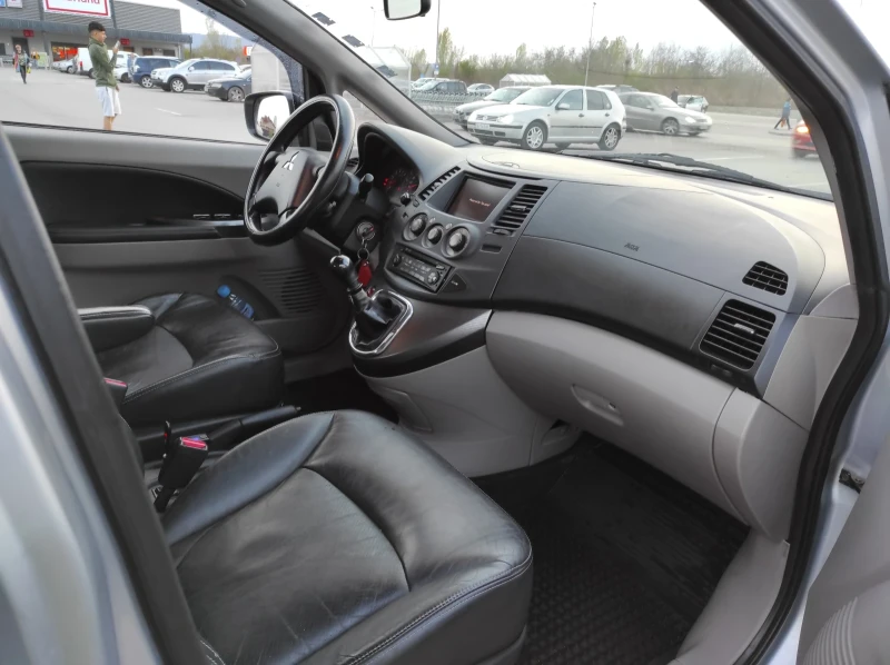 Mitsubishi Grandis, снимка 5 - Автомобили и джипове - 53286687