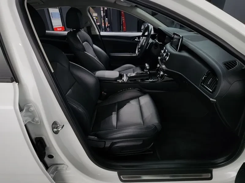 Kia Stinger 2.0 Turbo 2Wd Prime, снимка 13 - Автомобили и джипове - 55689952