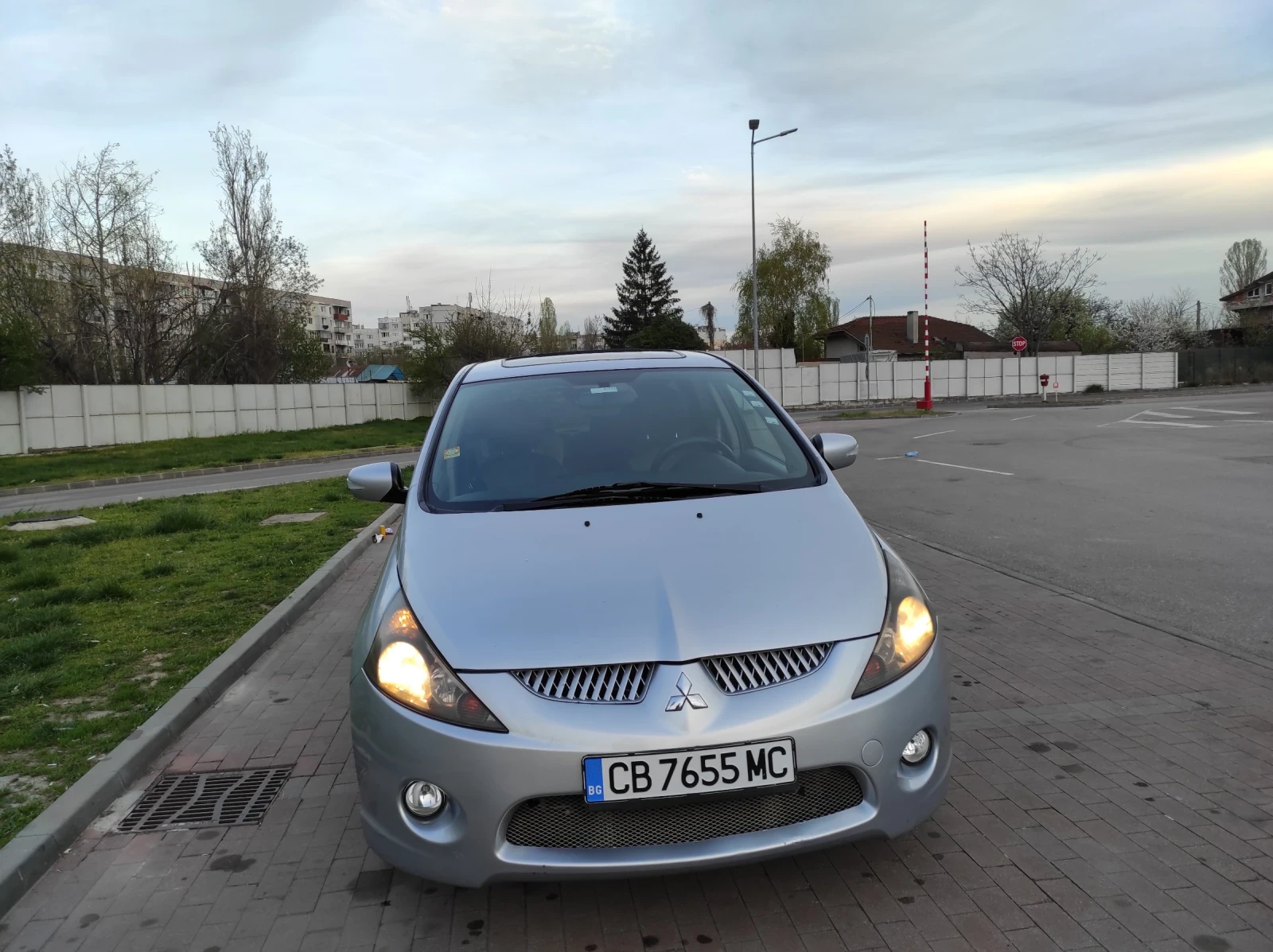 Mitsubishi Grandis, снимка 1