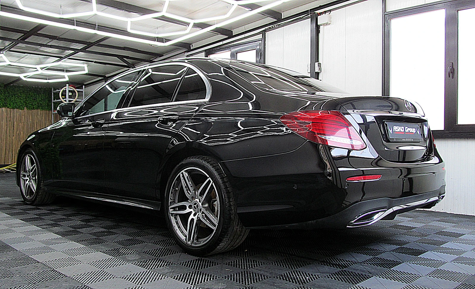 Mercedes-Benz E 220 AMG-line/9gt/360-KAMERA/DIGITAL/СОБСТВЕН ЛИЗИНГ - изображение 4