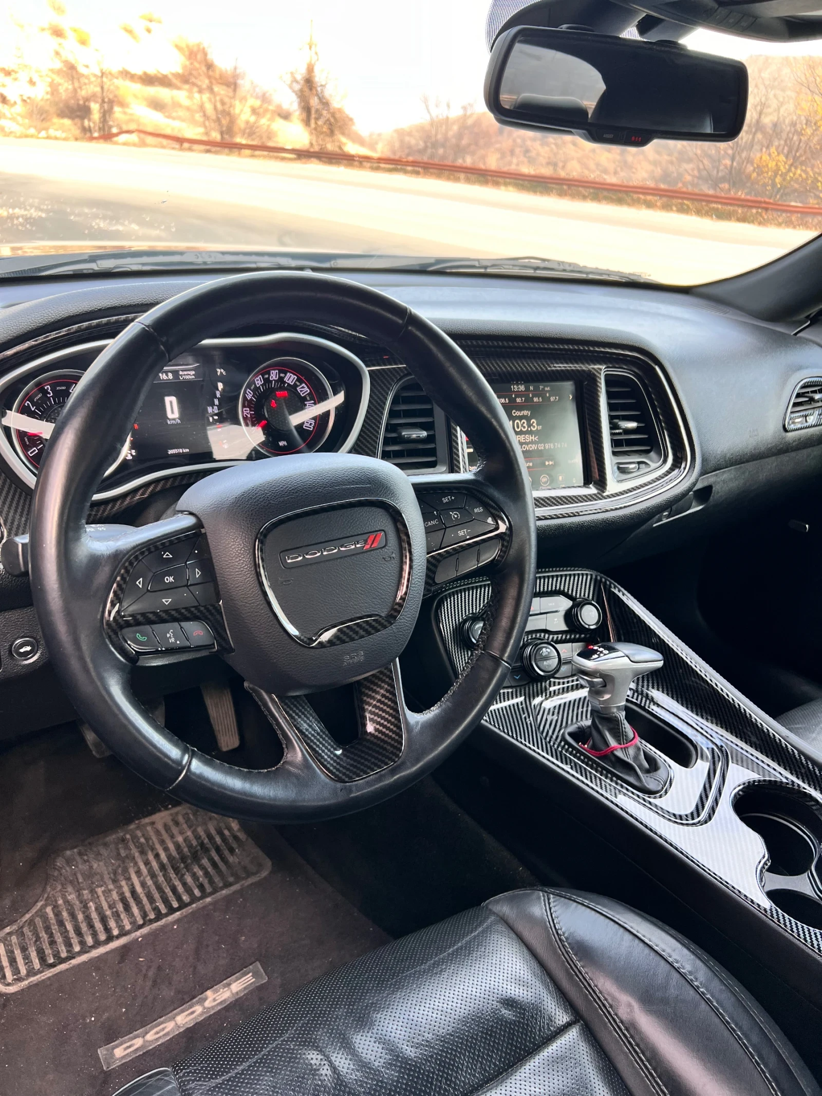 Dodge Challenger Dodge Challenger SXT+ 3.6 V6 / 305 к.с. / ZF 8-сте - изображение 10