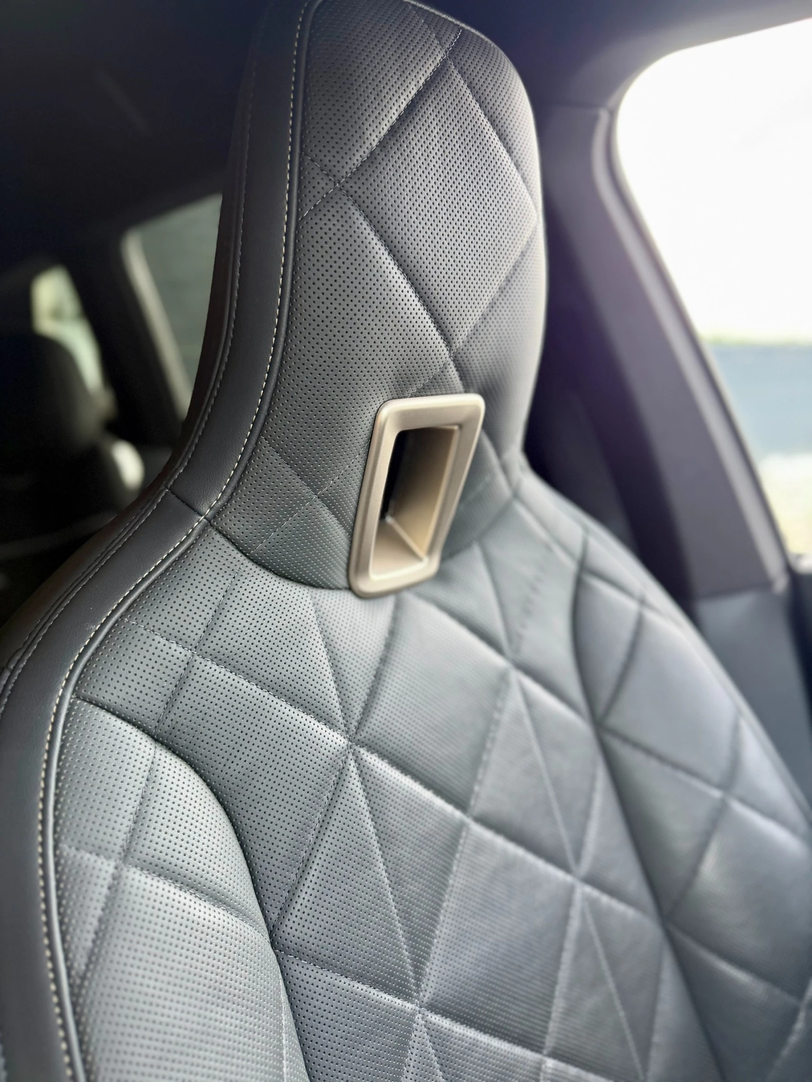 BMW iX xDrive 40/Amido/M ���/Laser/360/Soft/HeadUp/������ | Mobile.bg � ����������� 12