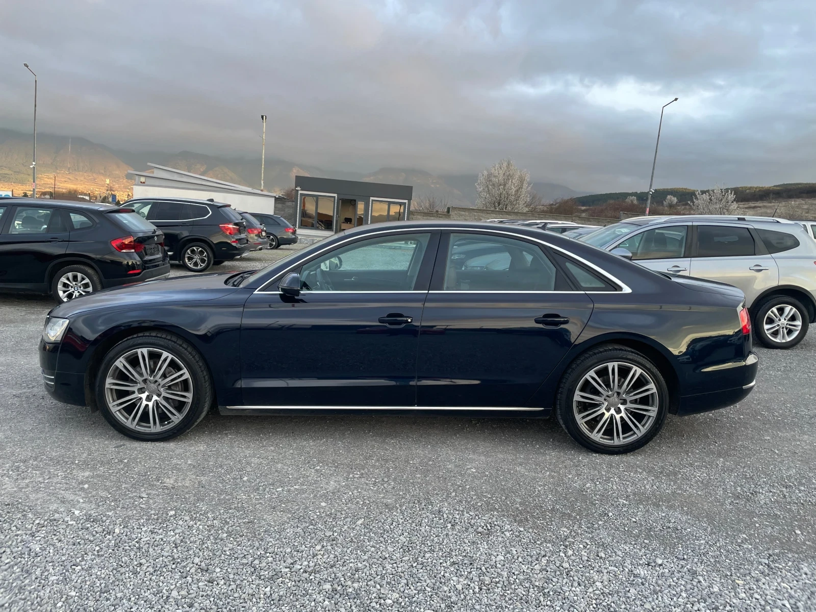 Audi A8 3.0TDI 4X4 LANE ASSIST NAVI LED BI-XENON EURO5, снимка 4 - Автомобили и джипове - 53373017